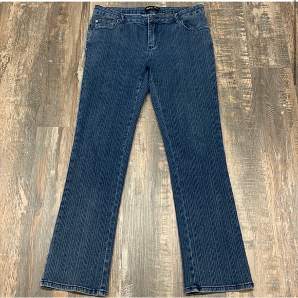 Gasoline Women’s Jeans - Picture 3 of 5